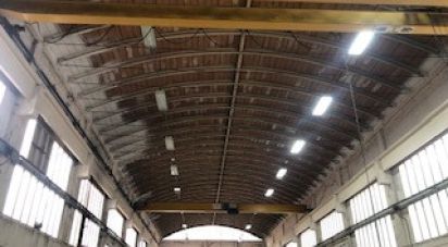 Capannone di 1.200 m² in Cantiano (61044)