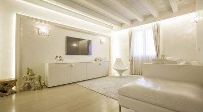 Rifugio 0 locali di 205 m² in Sona (37060)