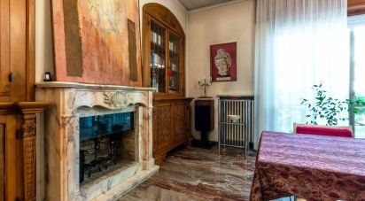 House boat 19 rooms of 1,008 m² in Cattolica (47841)