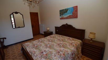 Casa indipendente / Villa 10 locali di 200 m² in Urbe (17048)