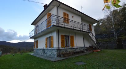Casa indipendente / Villa 10 locali di 200 m² in Urbe (17048)