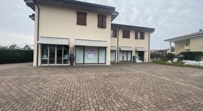 Negozio / locale commerciale di 210 m² in San Pietro in Cariano (37029)