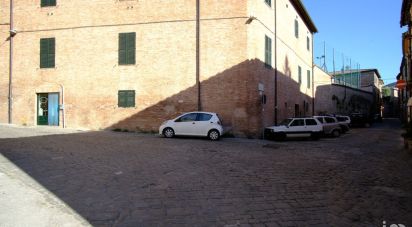 Shop / premises commercial of 138 m² in Fabriano (60040)