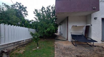 House boat 16 rooms of 287 m² in Elice (65010)