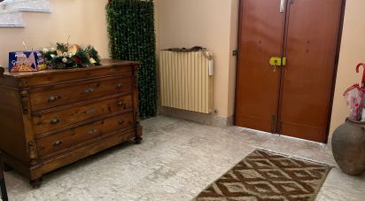 House boat 16 rooms of 287 m² in Elice (65010)