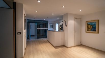 Hotel 9 rooms of 248 m² in Genova (16121)