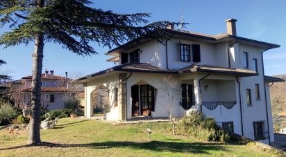 Casale 6 locali di 350 m² in Monte Cerignone (61010)