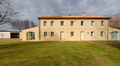 Townhouse 12 rooms of 311 m² in Jesi (60035)