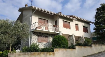 Town house 8 rooms of 234 m² in San Costanzo (61039)