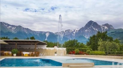 Restaurant of 1,300 m² in Colledara (64042)