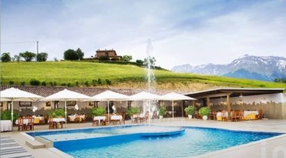 Restaurant of 1,300 m² in Colledara (64042)