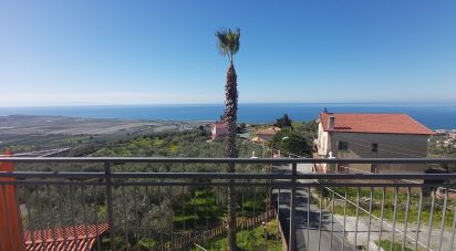 Appartamento 7 locali di 133 m² a Amantea (87032)