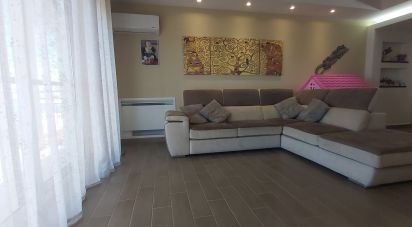 Appartamento 7 locali di 133 m² a Amantea (87032)