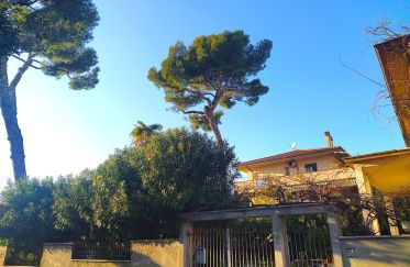 Casa indipendente 11 locali di 700 m² in Giulianova (64021)