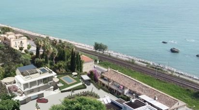 Casale 10 locali di 400 m² in Grottammare (63066)