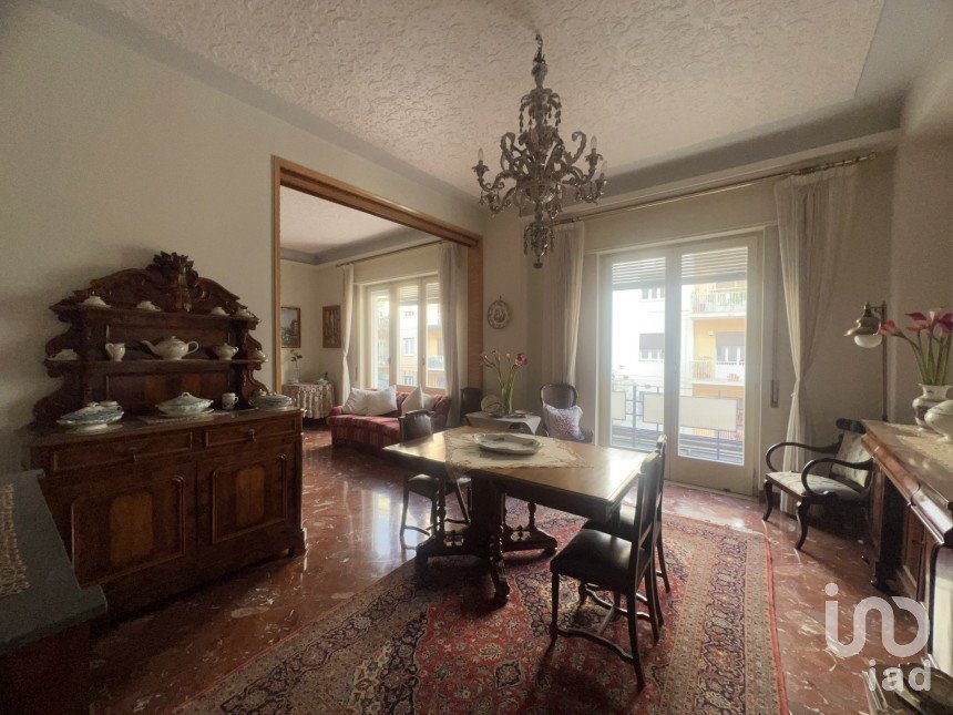 Apartment 7 rooms of 226 m² in Palermo (90144)