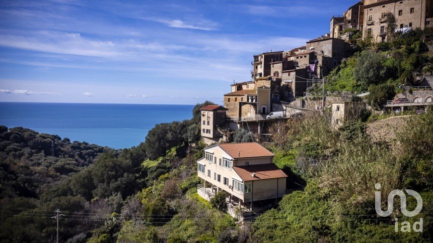 Three-room apartment of 87 m² in Pisciotta (84066)