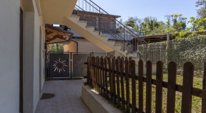 Mansion 9 rooms of 93 m² in Acqualagna (61041)