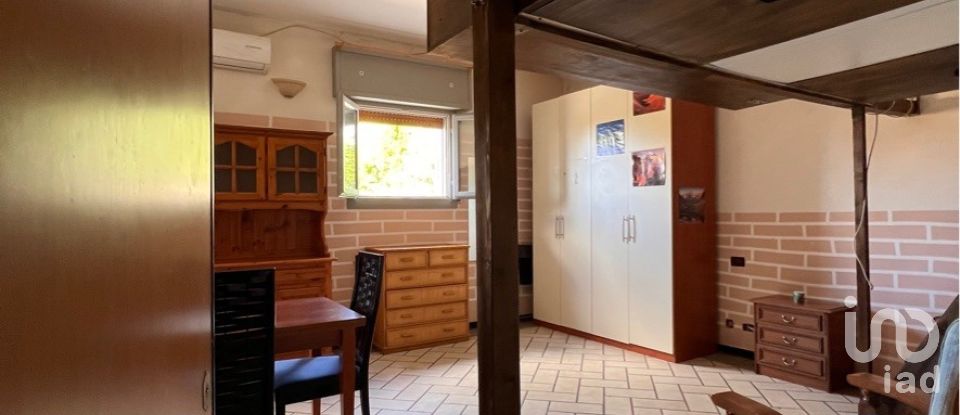 Monolocale di 38 m² a Cento (44041)