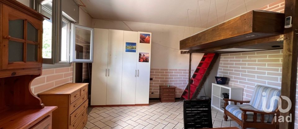 Monolocale di 38 m² a Cento (44041)