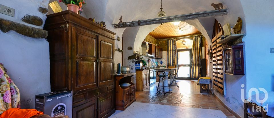 Casa indipendente 17 locali di 350 m² in Vezzi Portio (17028)