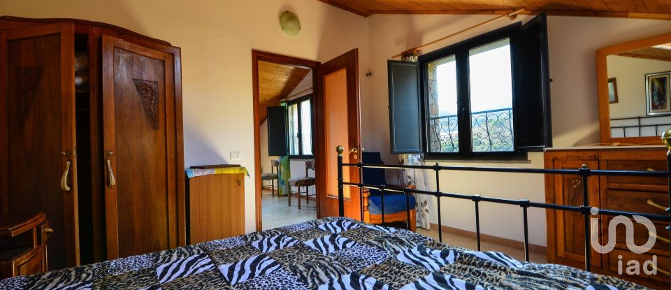 Casa indipendente 17 locali di 350 m² in Vezzi Portio (17028)