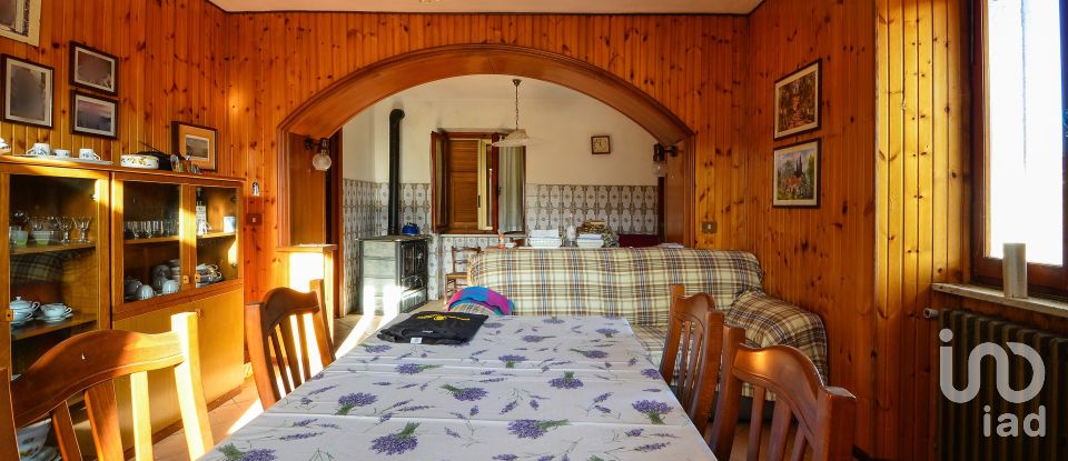 House 10 rooms of 230 m² in Prunetto (12077)