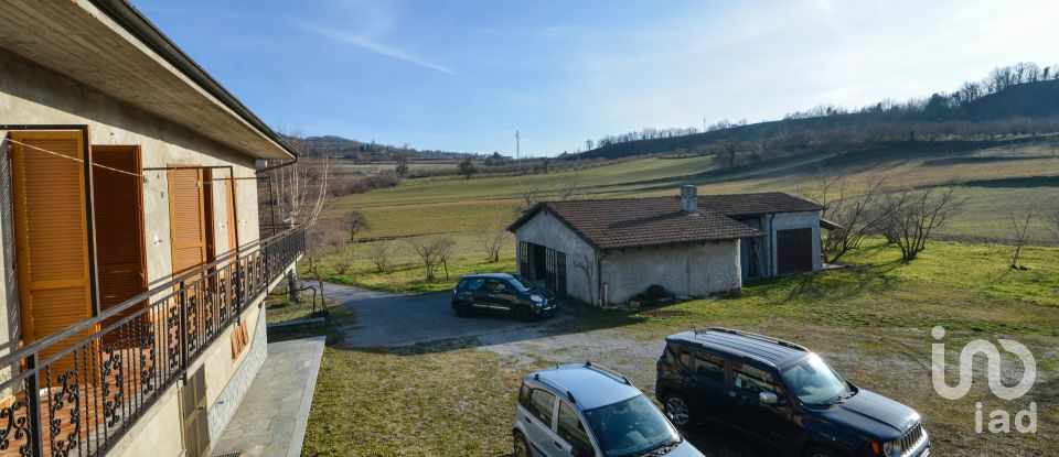 House 10 rooms of 230 m² in Prunetto (12077)