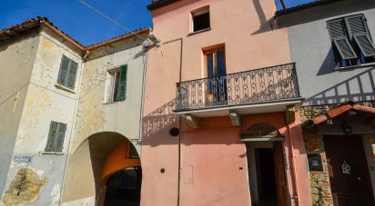 Casa indipendente / Villa 5 locali di 100 m² in Roccavignale (17017)