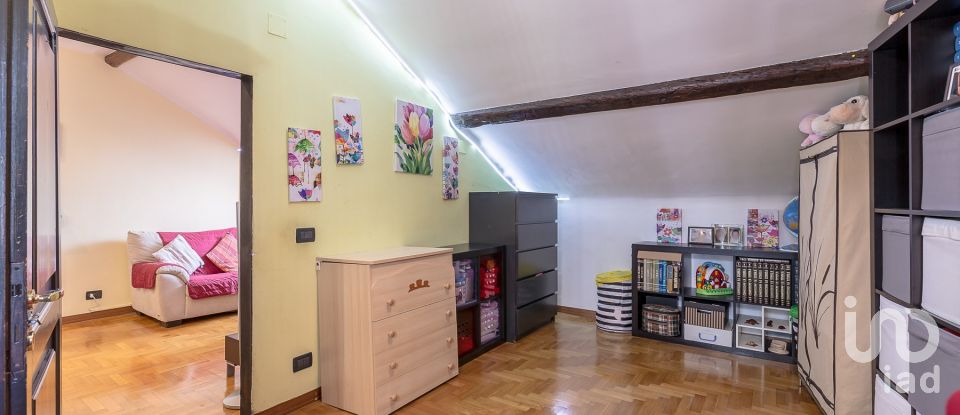 Four-room apartment of 112 m² in Genova (16157)