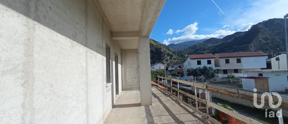 Rustico 0 locali di 348 m² in - (87030)