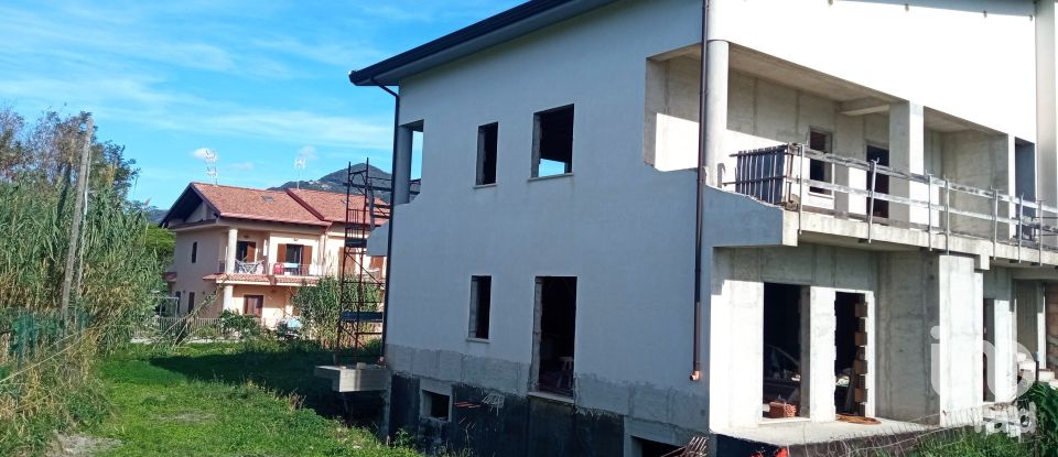 Rustico 0 locali di 348 m² in - (87030)