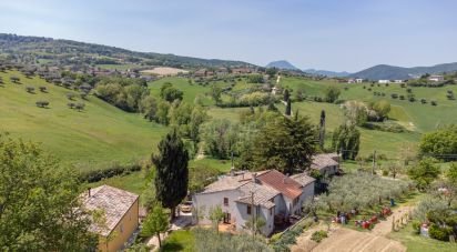 Rustico 5 locali di 180 m² in Cingoli (62011)