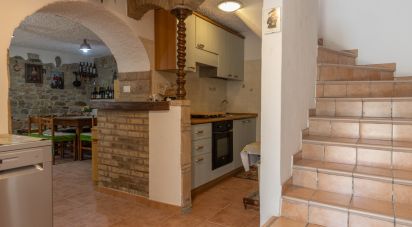 Rustico 5 locali di 180 m² in Cingoli (62011)