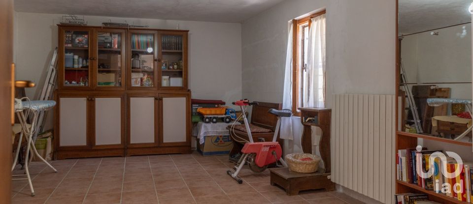 Country house 5 rooms of 180 m² in Cingoli (62011)