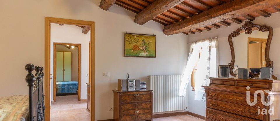 Country house 5 rooms of 180 m² in Cingoli (62011)