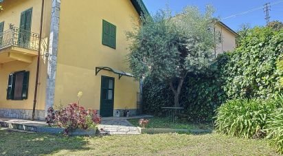 Villa Bifamiliare 3 locali di 111 m² in Sanremo (18038)