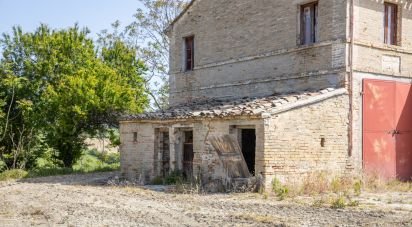 Country home 6 rooms of 300 m² in Montefano (62010)