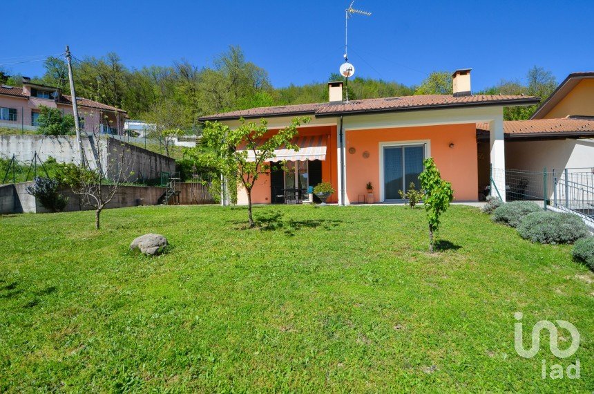 Villa 7 locali di 160 m² in Carcare (17043)