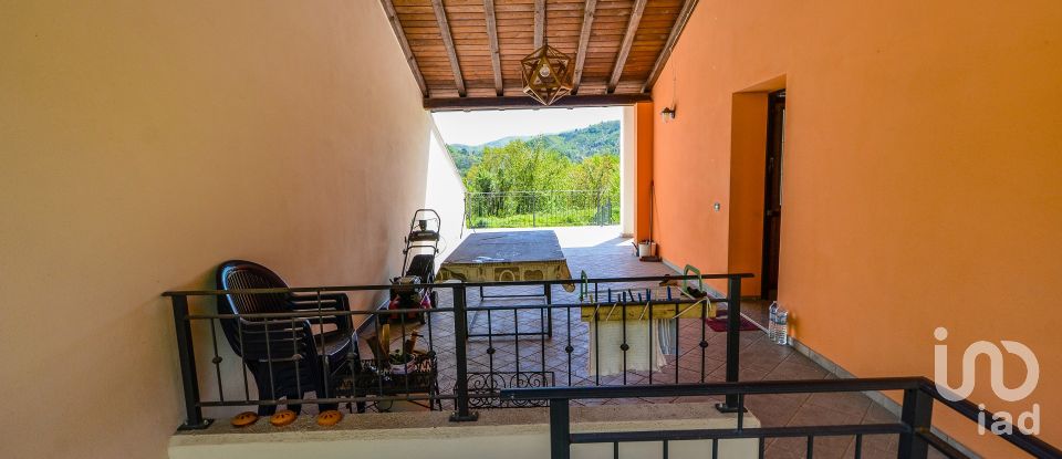 Villa 7 locali di 160 m² in Carcare (17043)