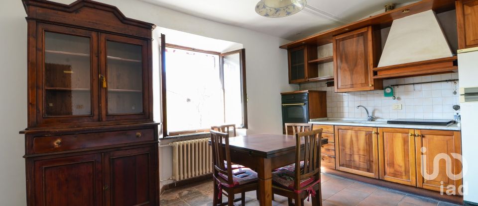 Casa di paese 10 locali di 190 m² in Saliceto (12079)