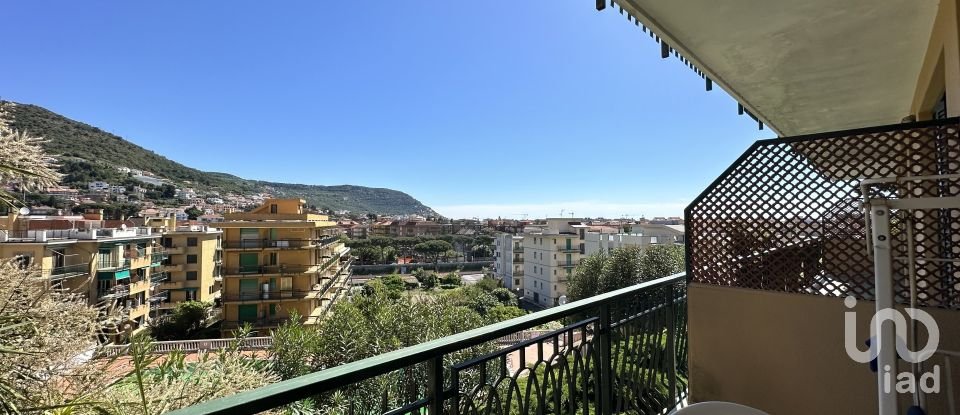 Palazzo / Stabile 2 locali di 65 m² a Pietra Ligure (17027)