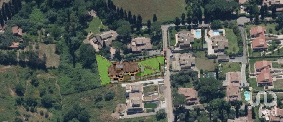 Terreno di 4.656 m² in Roma (00139)