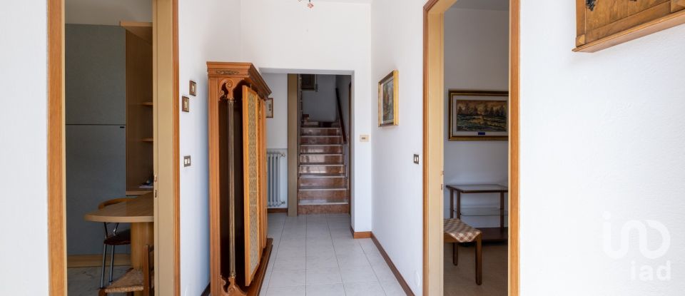 Casa 8 locali di 160 m² in Ceresara (46040)