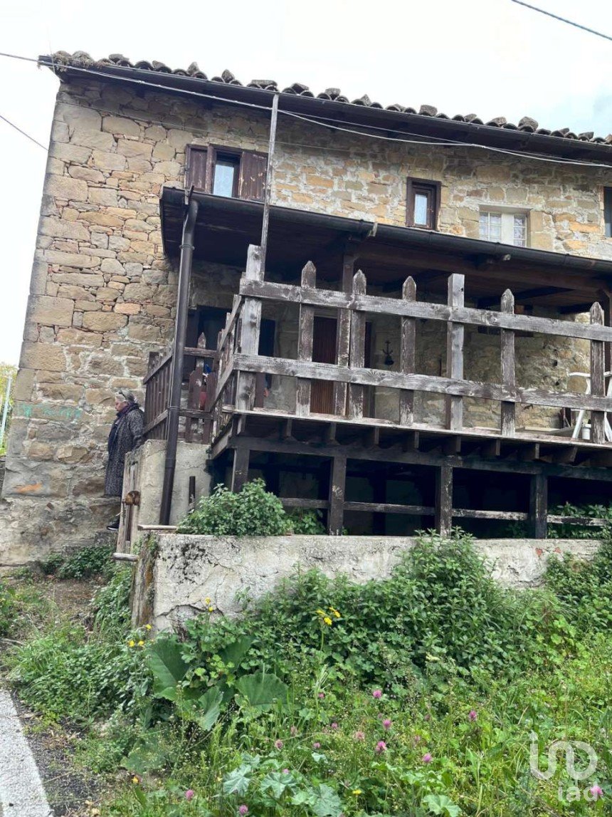 Chalet 6 locali di 70 m² in Cortino (64040)