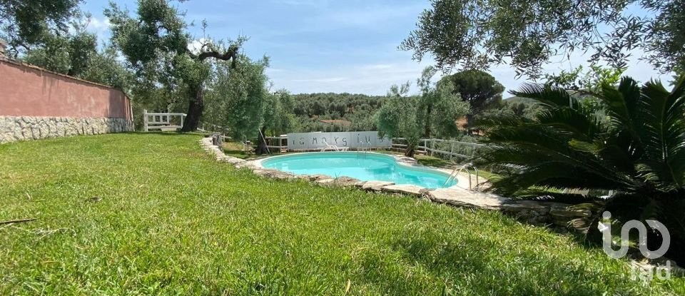 Villa 9 locali di 230 m² in Itri (04020)