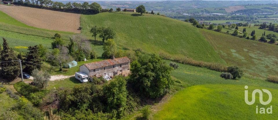 Casa indipendente 12 locali di 230 m² in Osimo (60027)