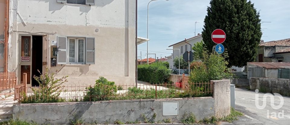 Casa di paese 5 locali di 90 m² in San Costanzo (61039)