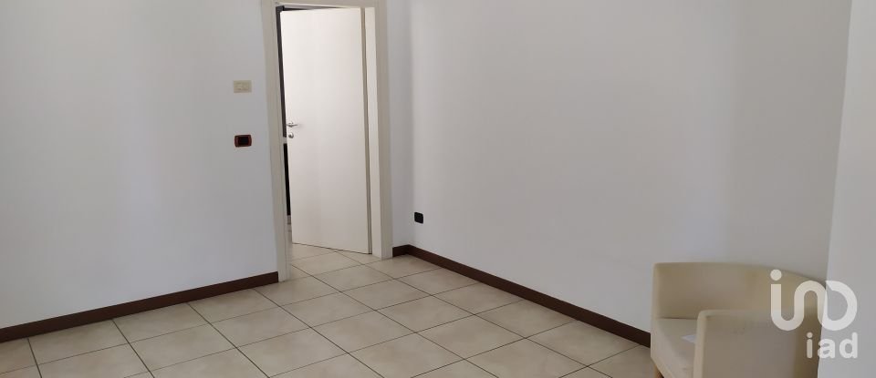 Immobile di prestigio 2 locali di 55 m² a Cadorago (22071)