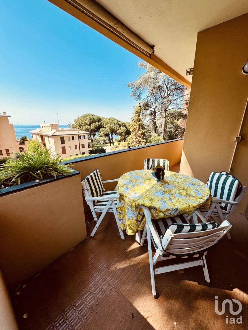 Three-room apartment of 67 m² in Arenzano (16011)